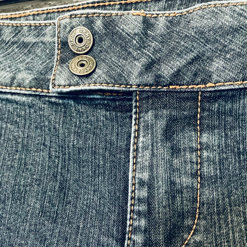 DKNY Ruched Jean Capris (Stone Wash) - Picture 4 of 7